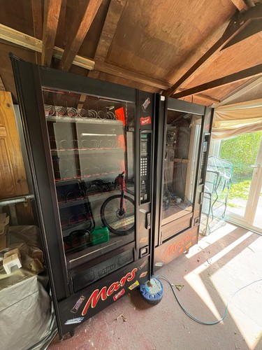 Combi vending machine - ,